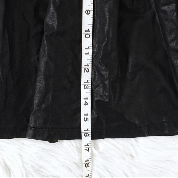 forever 21 exclusive faux leather skirt - Picture 3 of 4